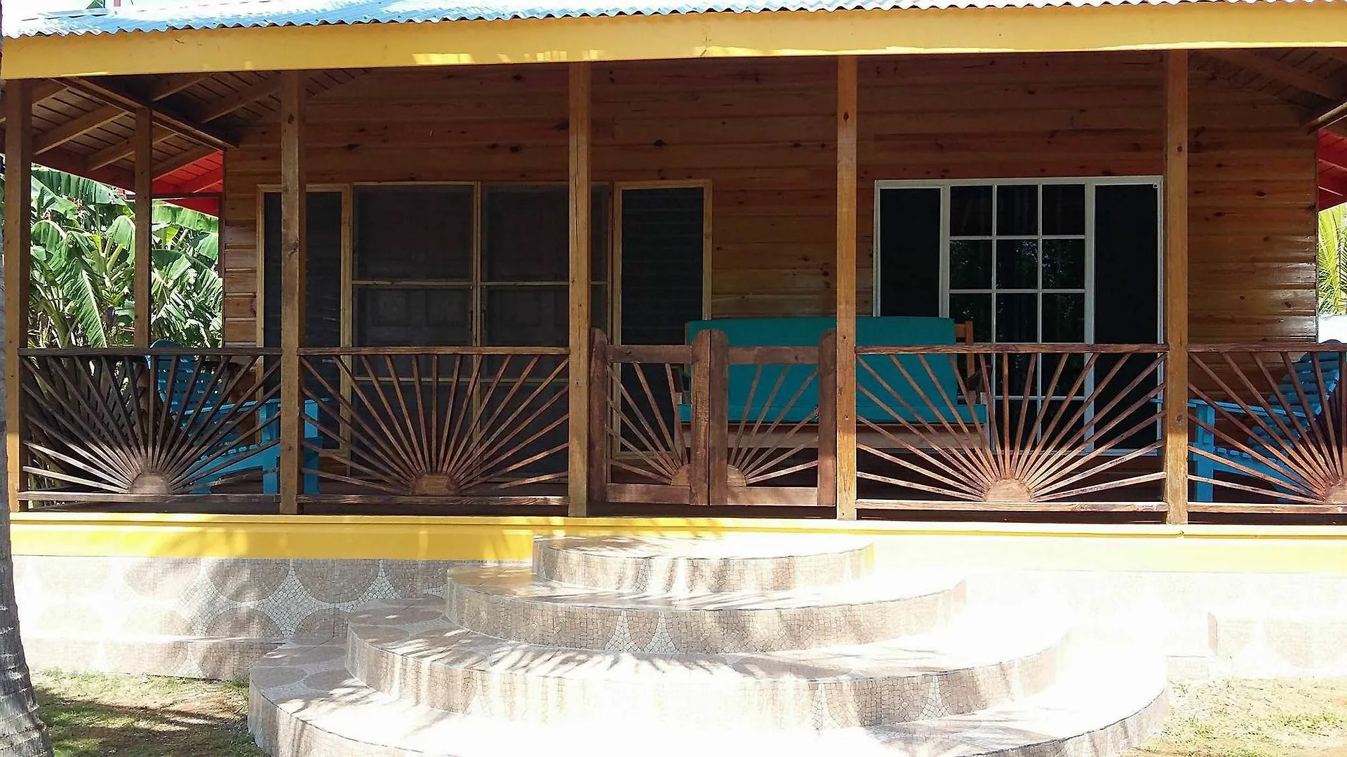 Little Bay Cabins Holiday park