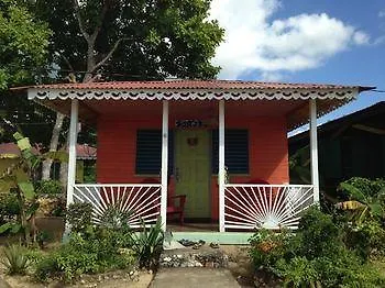 ** Holiday park Little Bay Cabins Jamaica