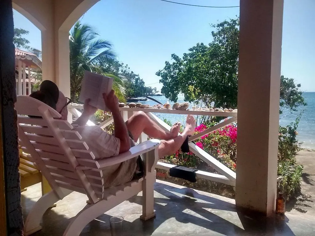 Little Bay Cabins Holiday park